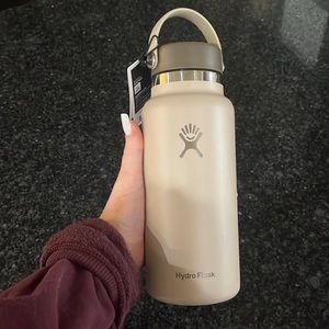TAPROOT HYDROFLASK